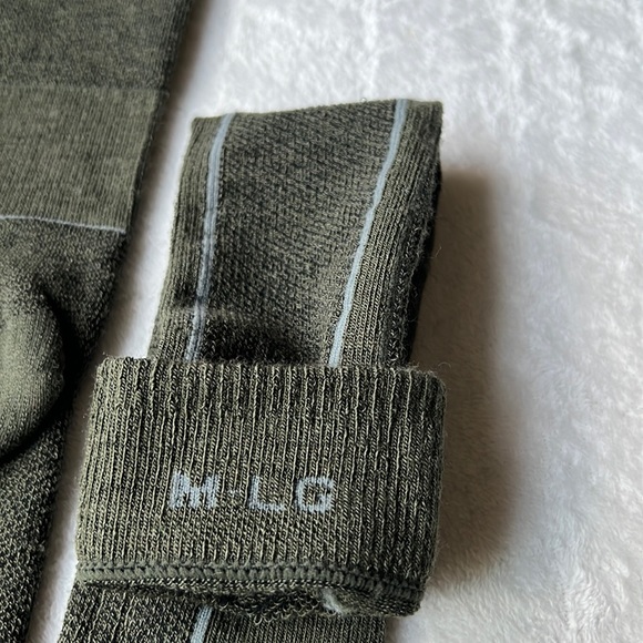 Icebreaker Men’s Merino Ski + Light Over The Calf Socks - Picture 9 of 12